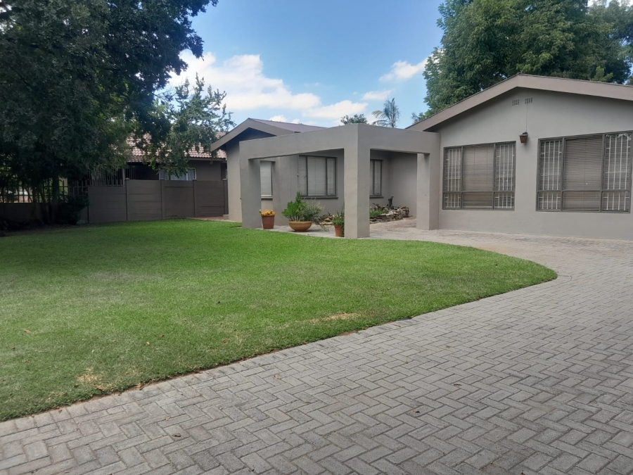 4 Bedroom Property for Sale in Bodorp North West